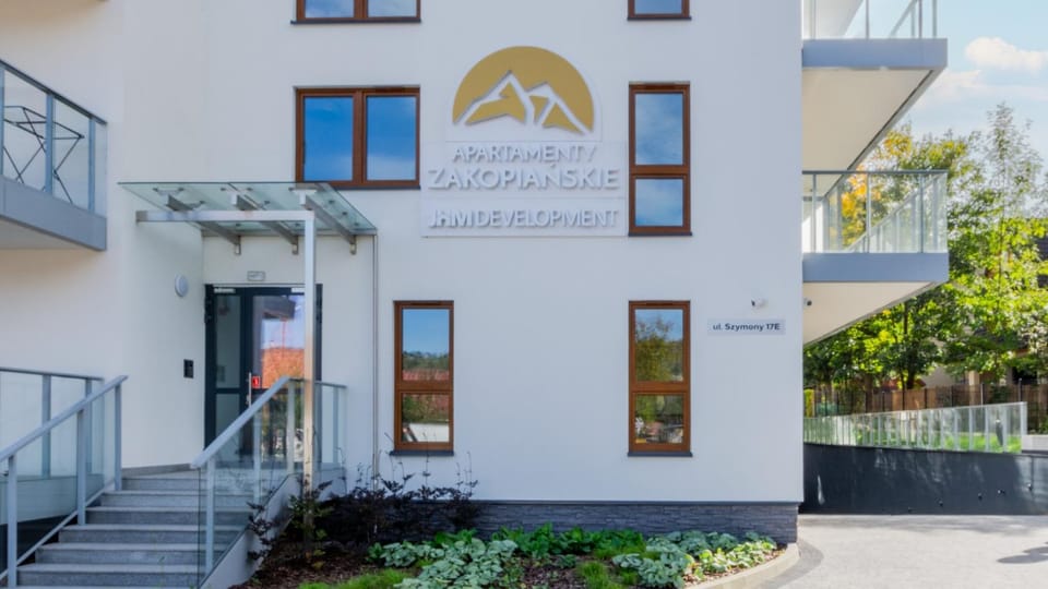 Property building, Facade/entrance, Day, Property logo or sign, Logo/Certificate/Sign, Certificate/Award