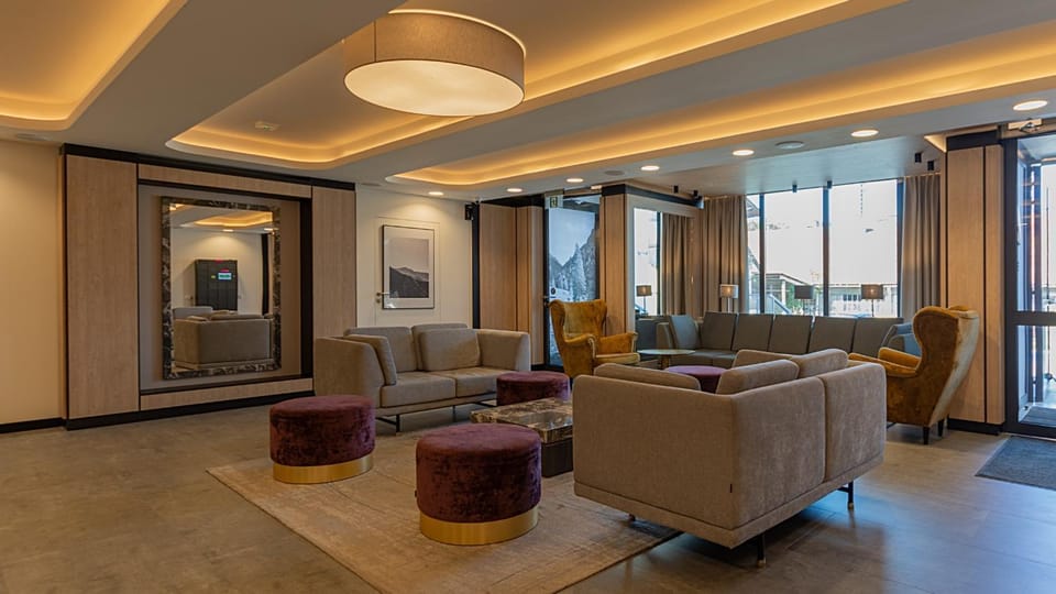 Living room, Seating area