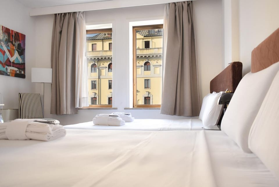 Bed, Decorative detail, Bedroom, towels