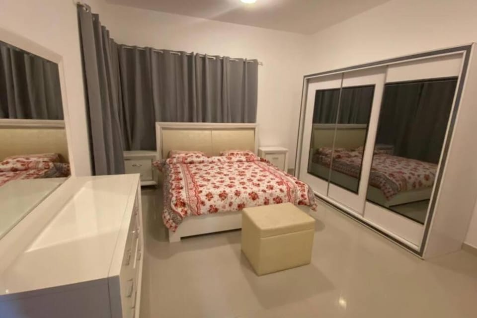 2 bedroom with 4 king Size Beds Apartment in Dubai