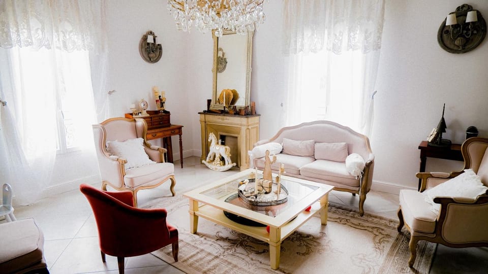 Library, Living room