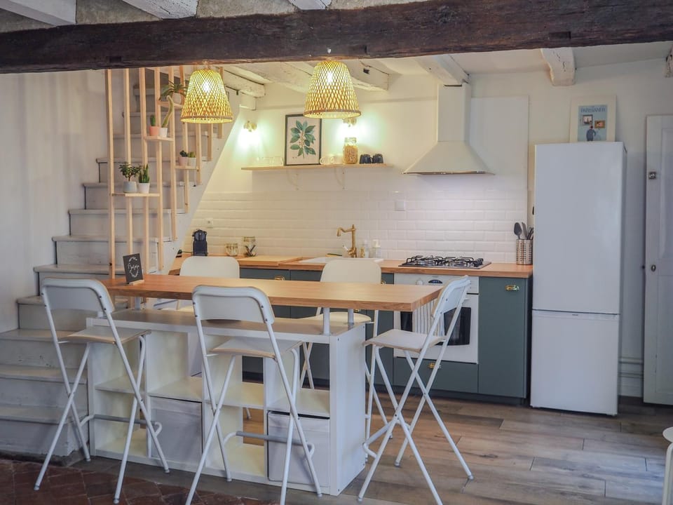 Dining area, stove, kitchen