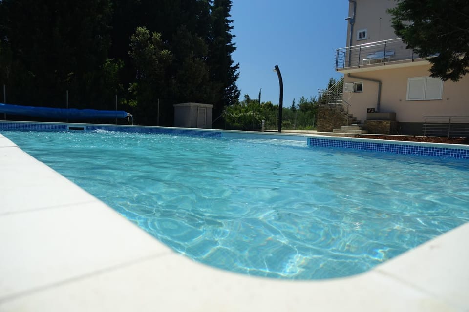 Patio, Garden, Swimming pool