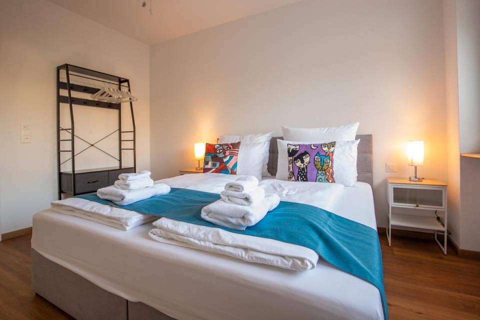 Bed, Photo of the whole room, Bedroom, towels