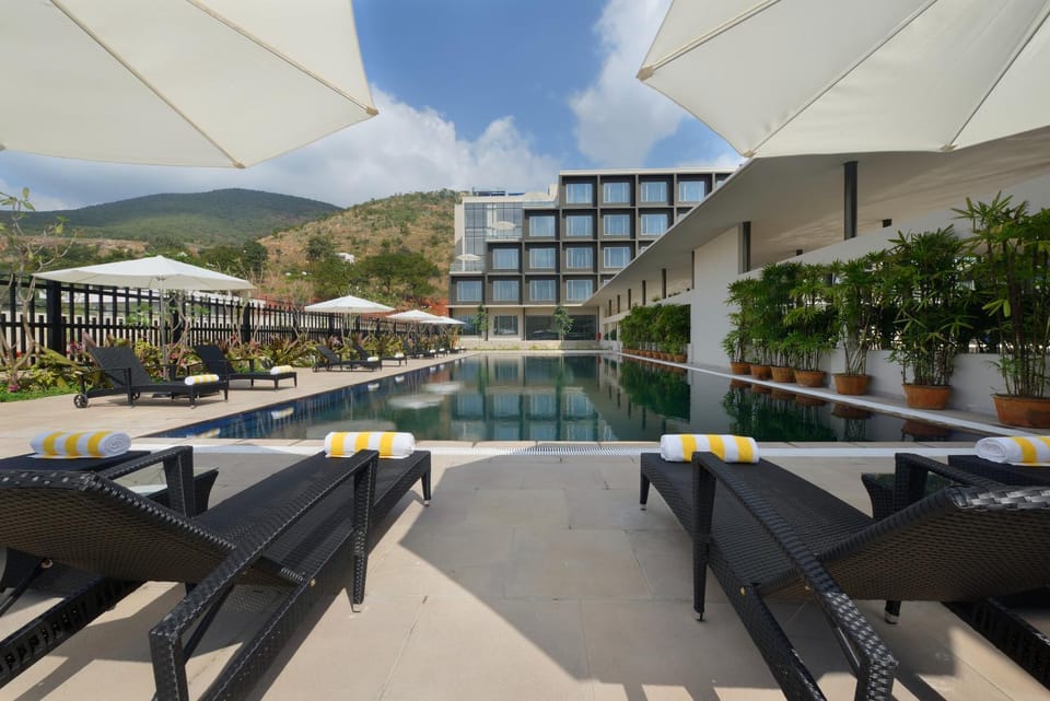 Pool view, Swimming pool