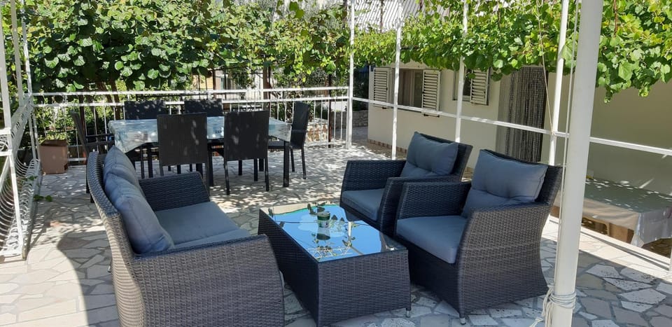 Property building, Patio, Day, Balcony/Terrace, Seating area