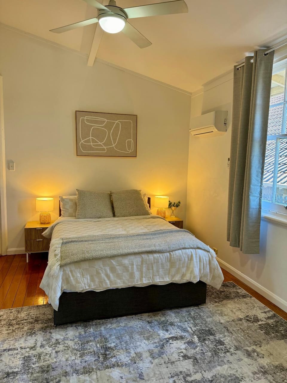 Bed, Bedroom, air conditioner
