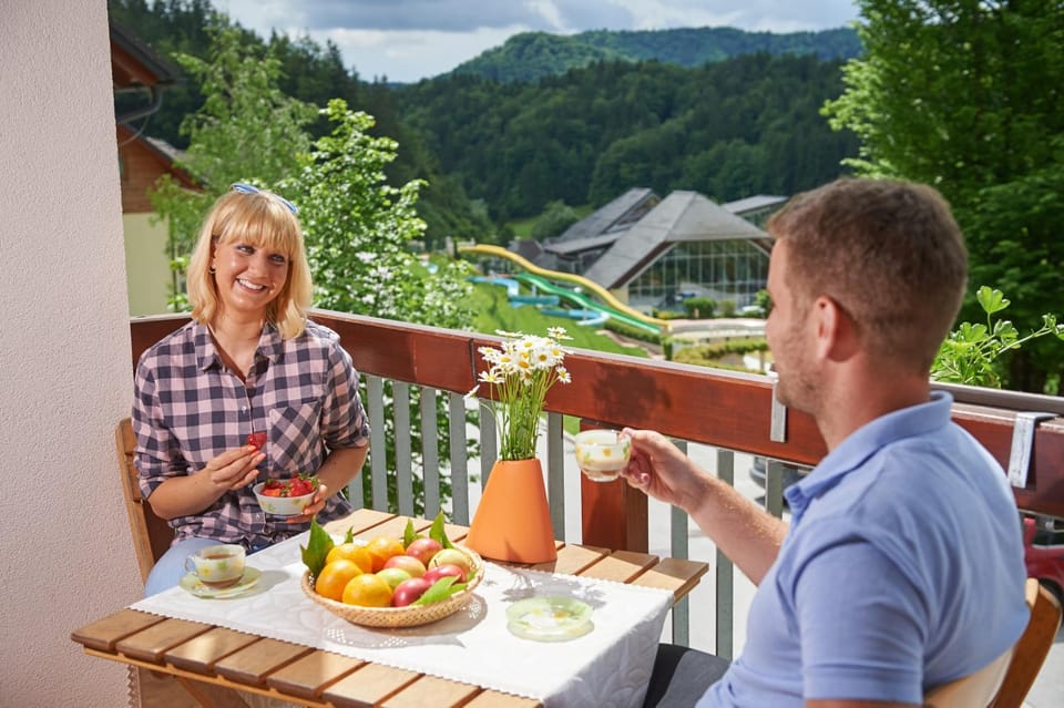 Natural landscape, Balcony/Terrace, Food and drinks