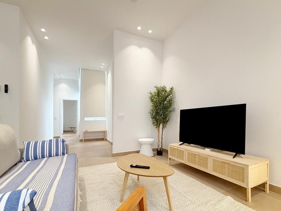 TV and multimedia, Living room, air conditioner