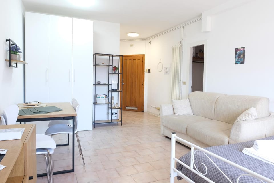 Bed, Living room, Photo of the whole room, Seating area, Dining area, Bedroom, wardrobe