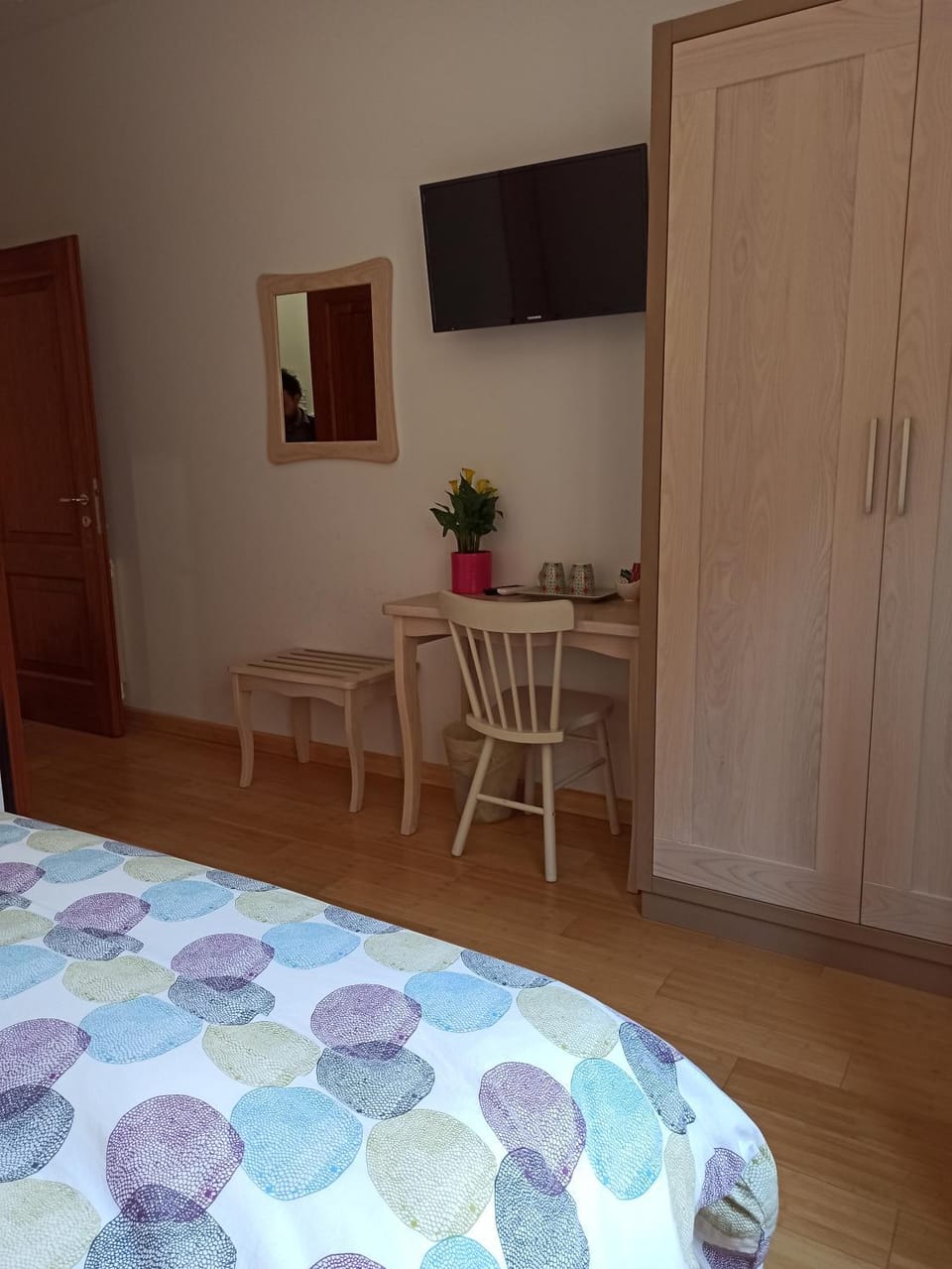 TV and multimedia, Photo of the whole room, Bedroom, wardrobe