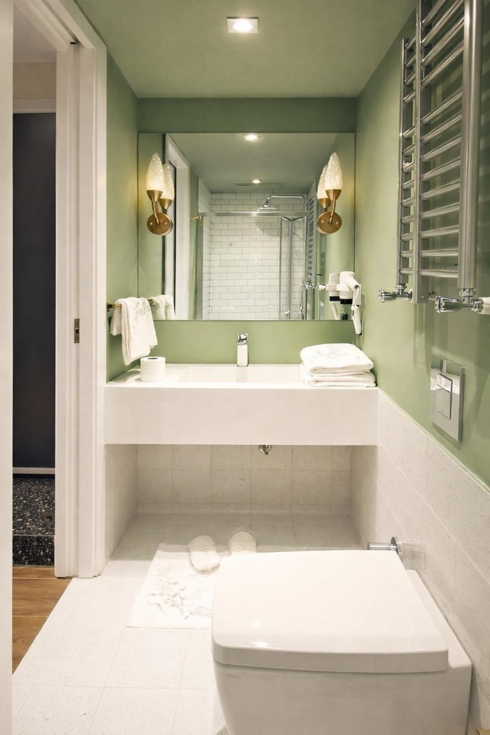 Toilet, Bathroom, towels
