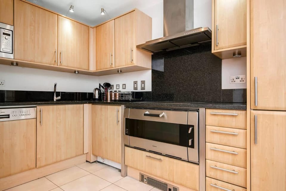 Central 2 bed with Large Terrace Apartment in City of Westminster