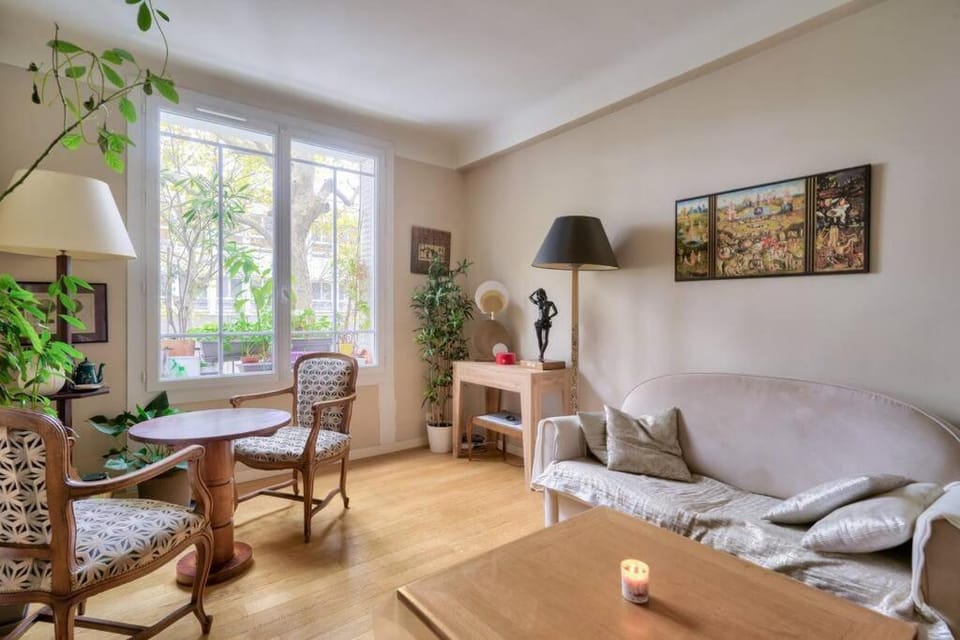 Appart calme à Buttes-Chaumont Apartment in Paris