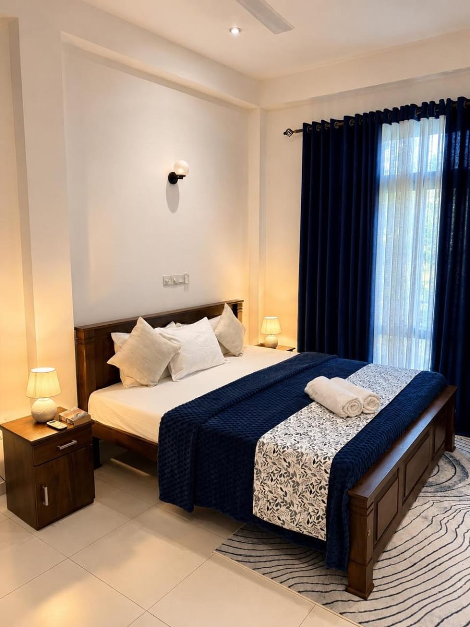 Photo of the whole room, Bedroom