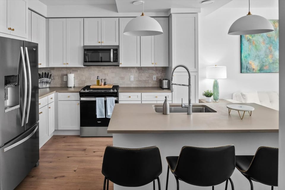 Kitchen or kitchenette, Dining area, dishwasher, oven, stove, toaster