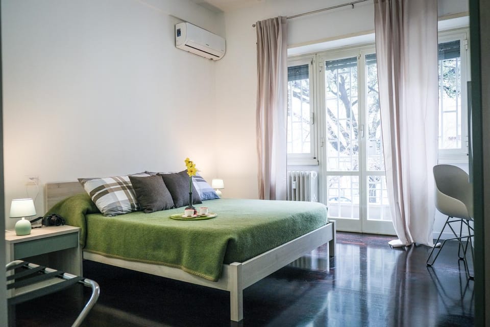 Bed, Photo of the whole room, Bedroom, air conditioner