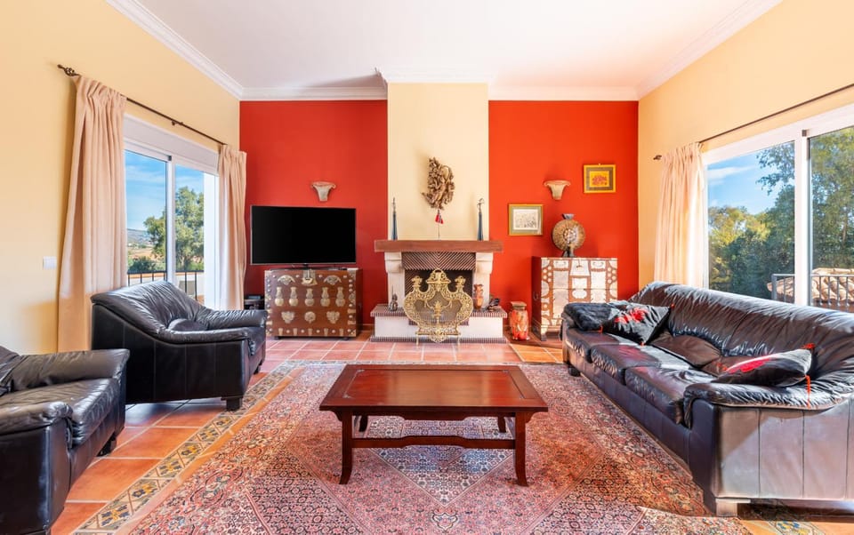 Communal lounge/ TV room, Living room