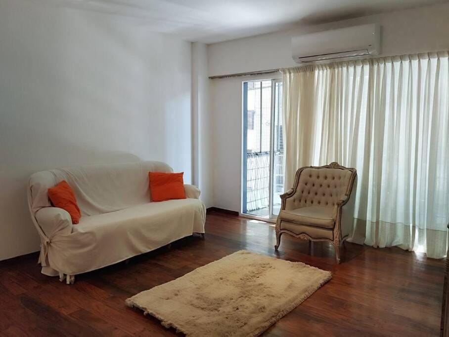Departamento Barrancas, excelente ubicación, muy amplio, con seguridad Apartment in Buenos Aires