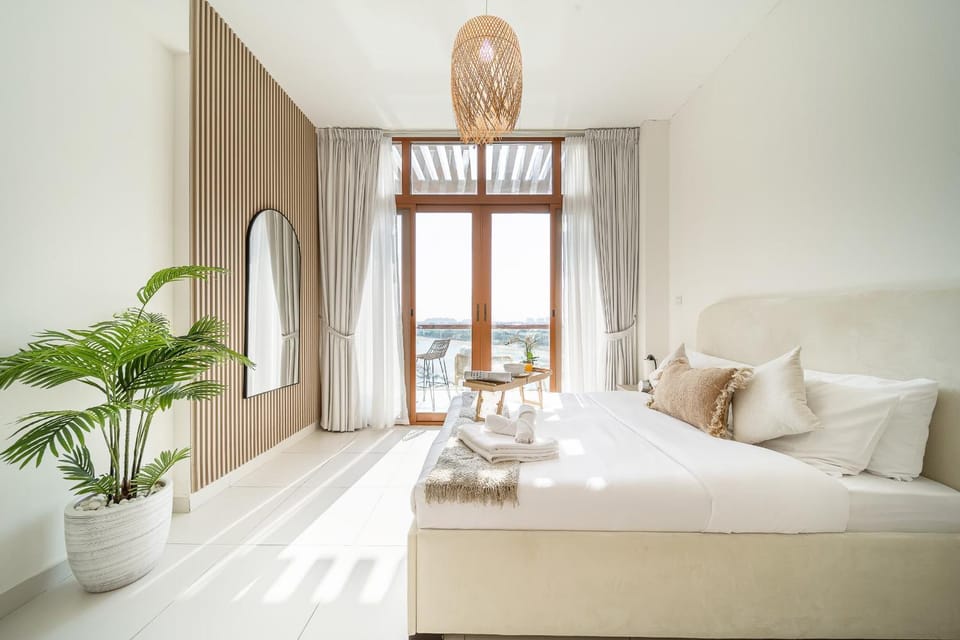Bed, Living room, Photo of the whole room, Seating area, towels