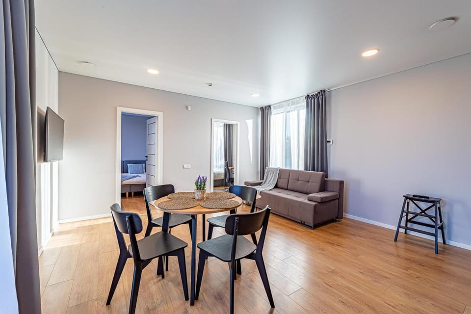 TV and multimedia, Living room, Seating area, Dining area