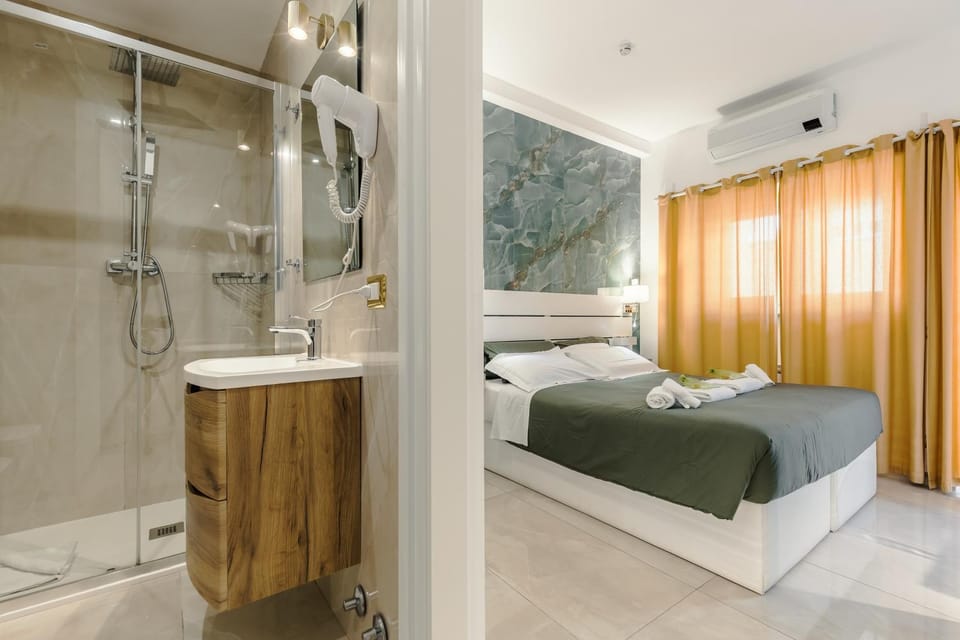 Shower, Bed, Bathroom, Photo of the whole room, Bedroom
