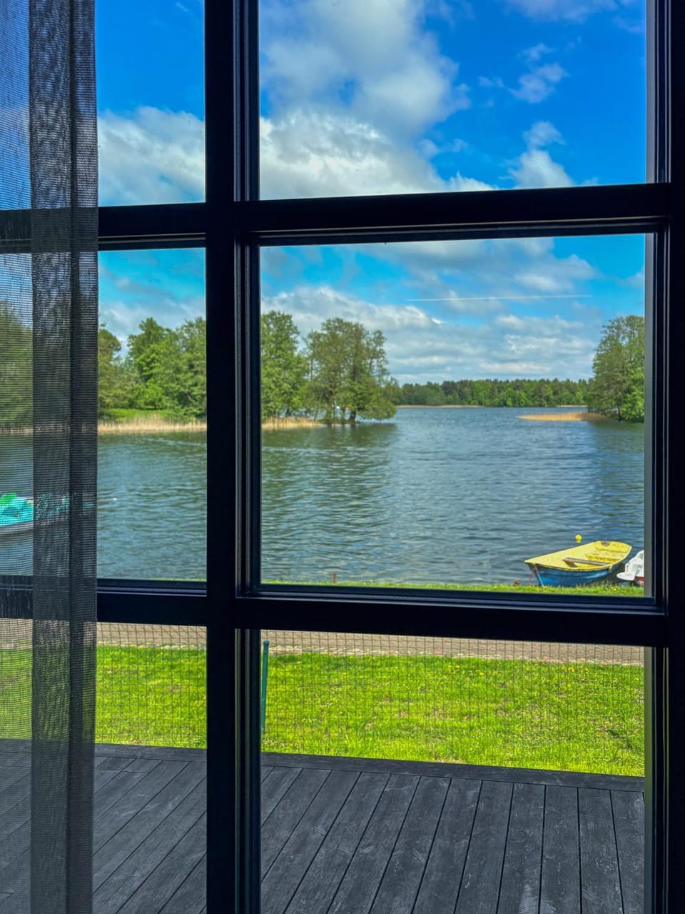 Day, Lake view