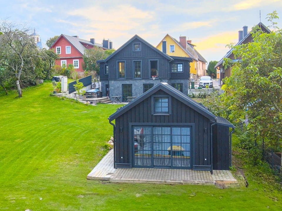 Property building, Garden, Garden view