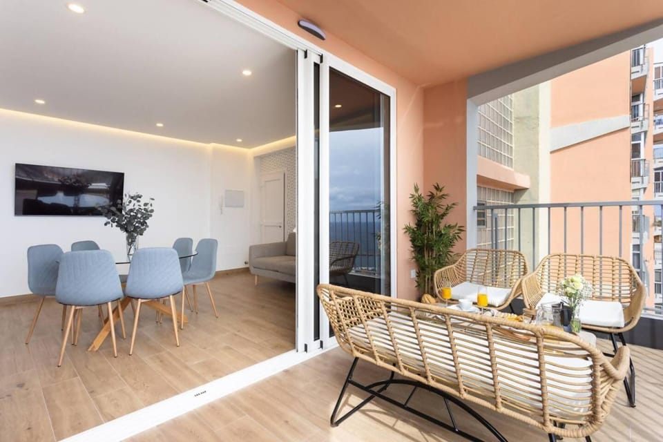 Sunnyland Ocean View Tenerife Apartment in Santa Cruz de Tenerife