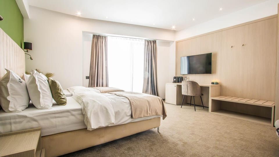 Communal lounge/ TV room, Bed, Living room, Photo of the whole room