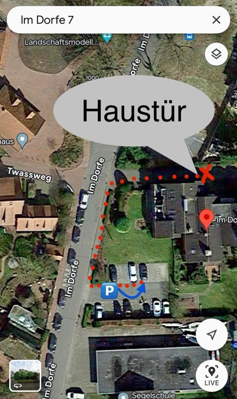 Bird's eye view, Location, Parking