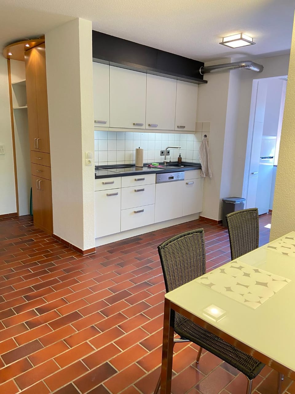 Kitchen or kitchenette, Dining area, dishwasher, stove