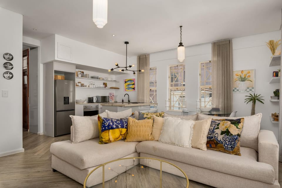 Market House 707 Apartment in Cape Town