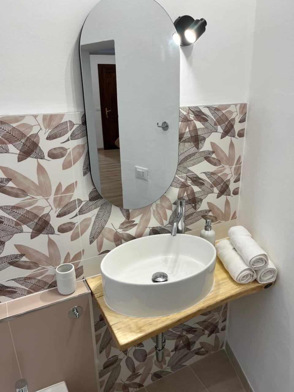 Bathroom, towels