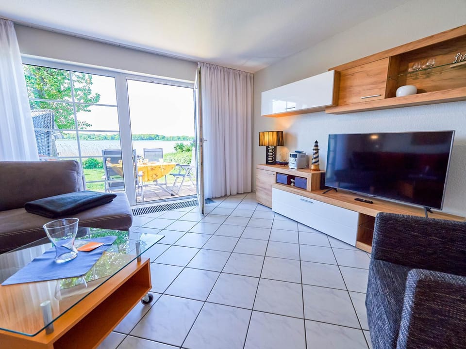 TV and multimedia, Balcony/Terrace, Living room, Lake view