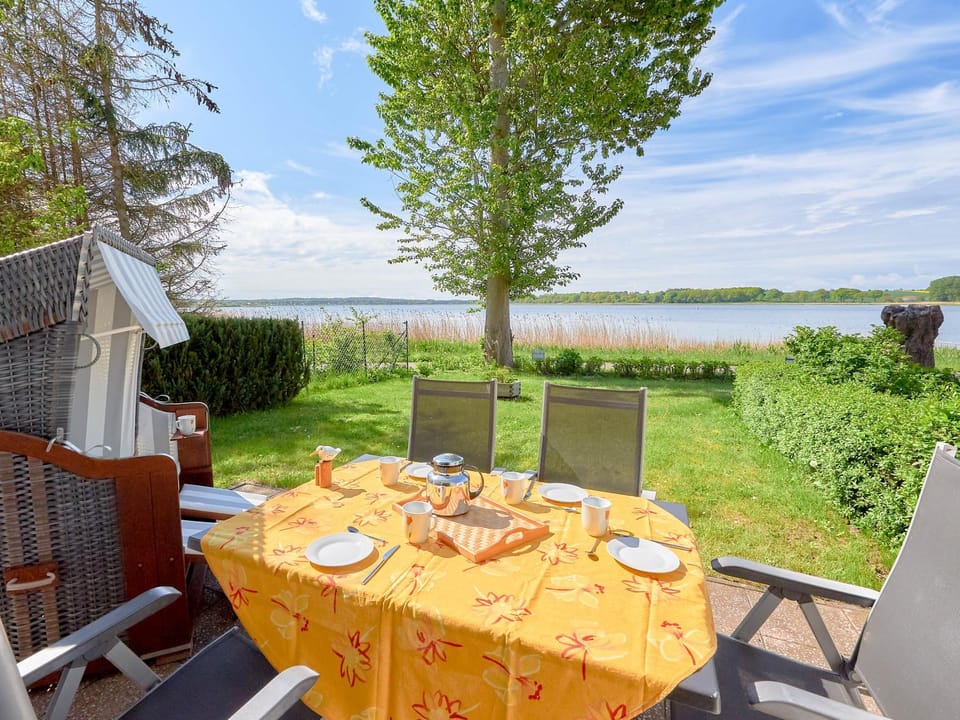 View (from property/room), Balcony/Terrace, Lake view, Area and facilities