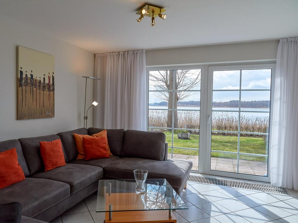 Balcony/Terrace, Living room, Lake view