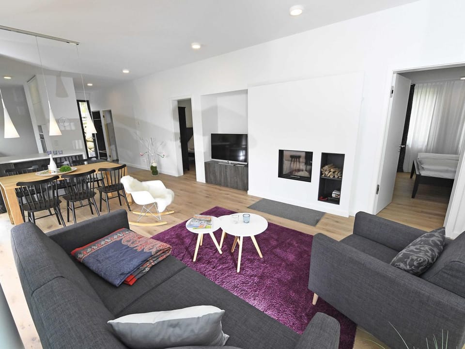 TV and multimedia, Living room, Seating area, Dining area, flat iron, pet friendly, stove