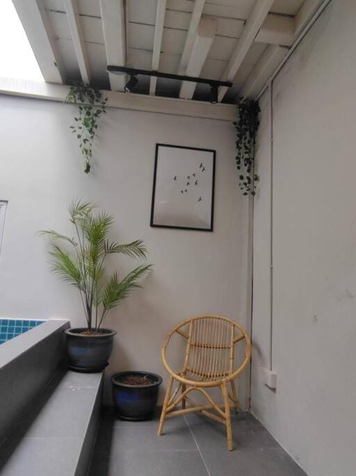 Heritage House 2BR with Dipping Pool in Town walkto Street Art 47 House in George Town