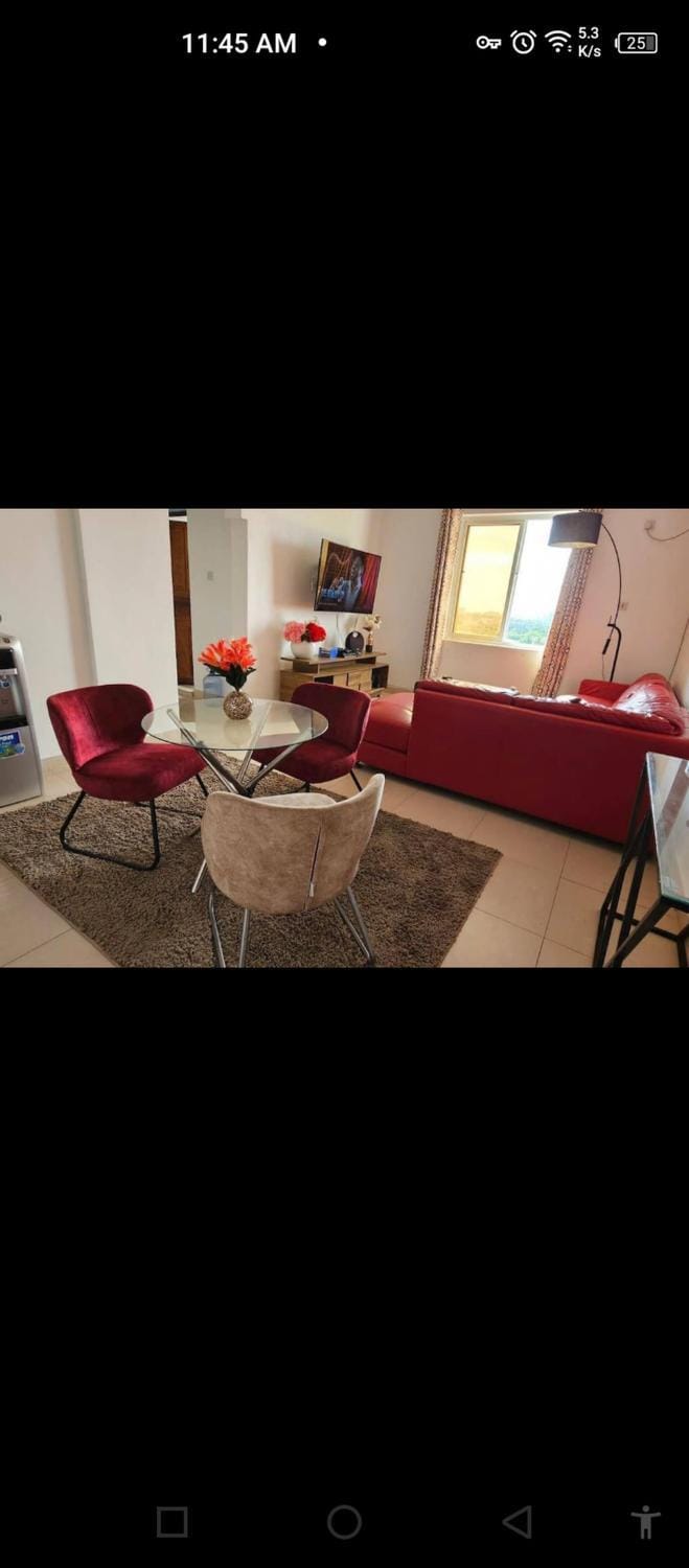 Restaurant/places to eat, TV and multimedia, Seating area