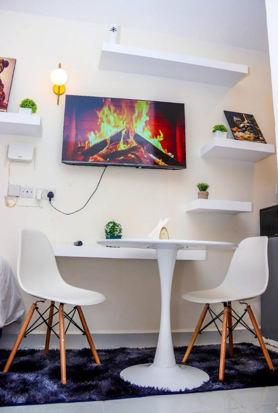 Restaurant/places to eat, TV and multimedia, Seating area