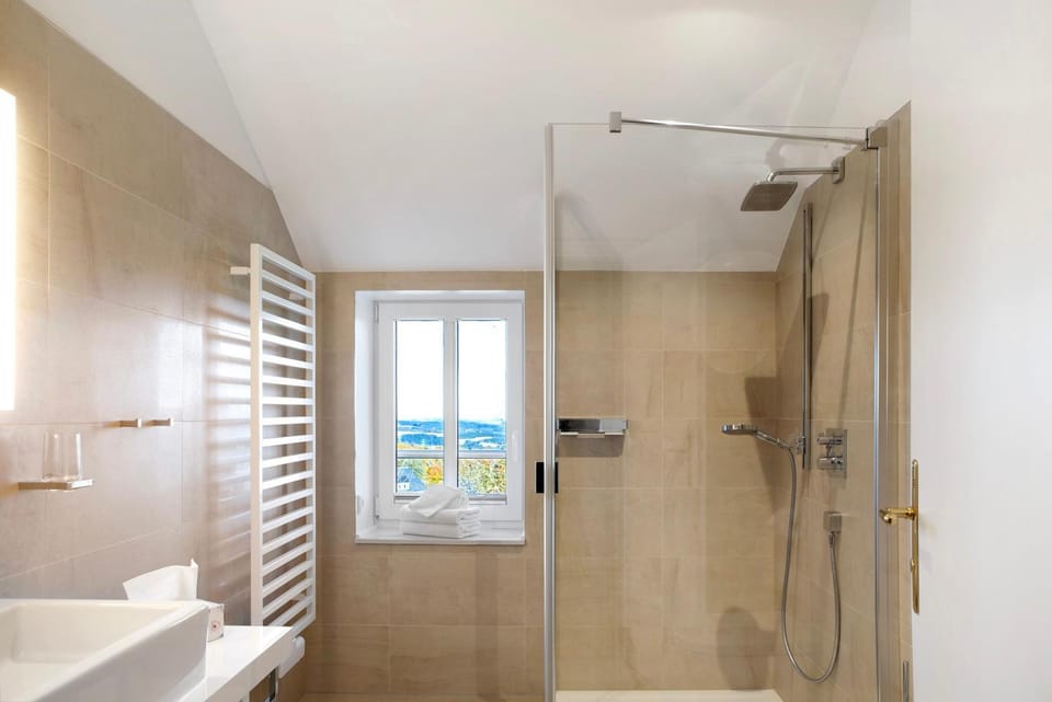 Bathroom, Living room