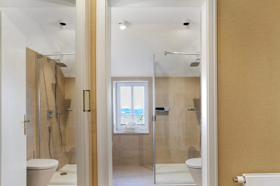 Bathroom, Living room