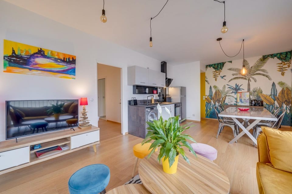 Communal lounge/ TV room, Living room