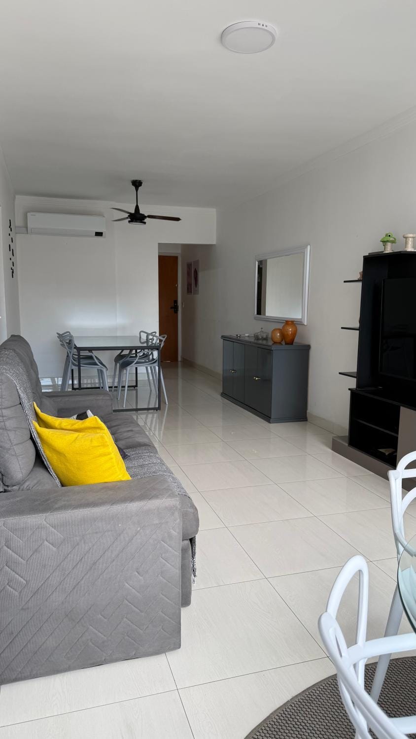 Lindo apartamento Guarujá Pitangueiras -3 Dormitórios 80 metros da praia Apartment in State of São Paulo