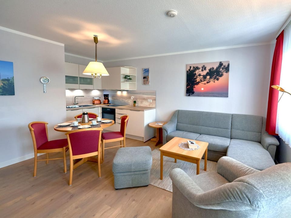 Kitchen or kitchenette, Living room, Seating area, Dining area