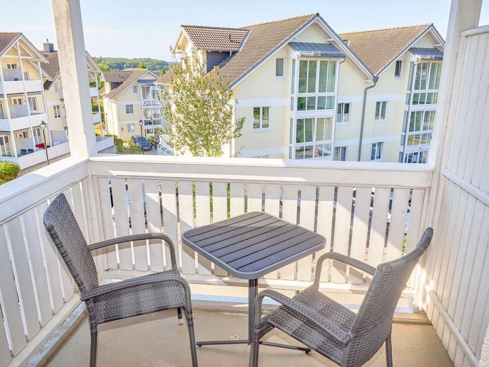 Property building, View (from property/room), Balcony/Terrace, Dining area