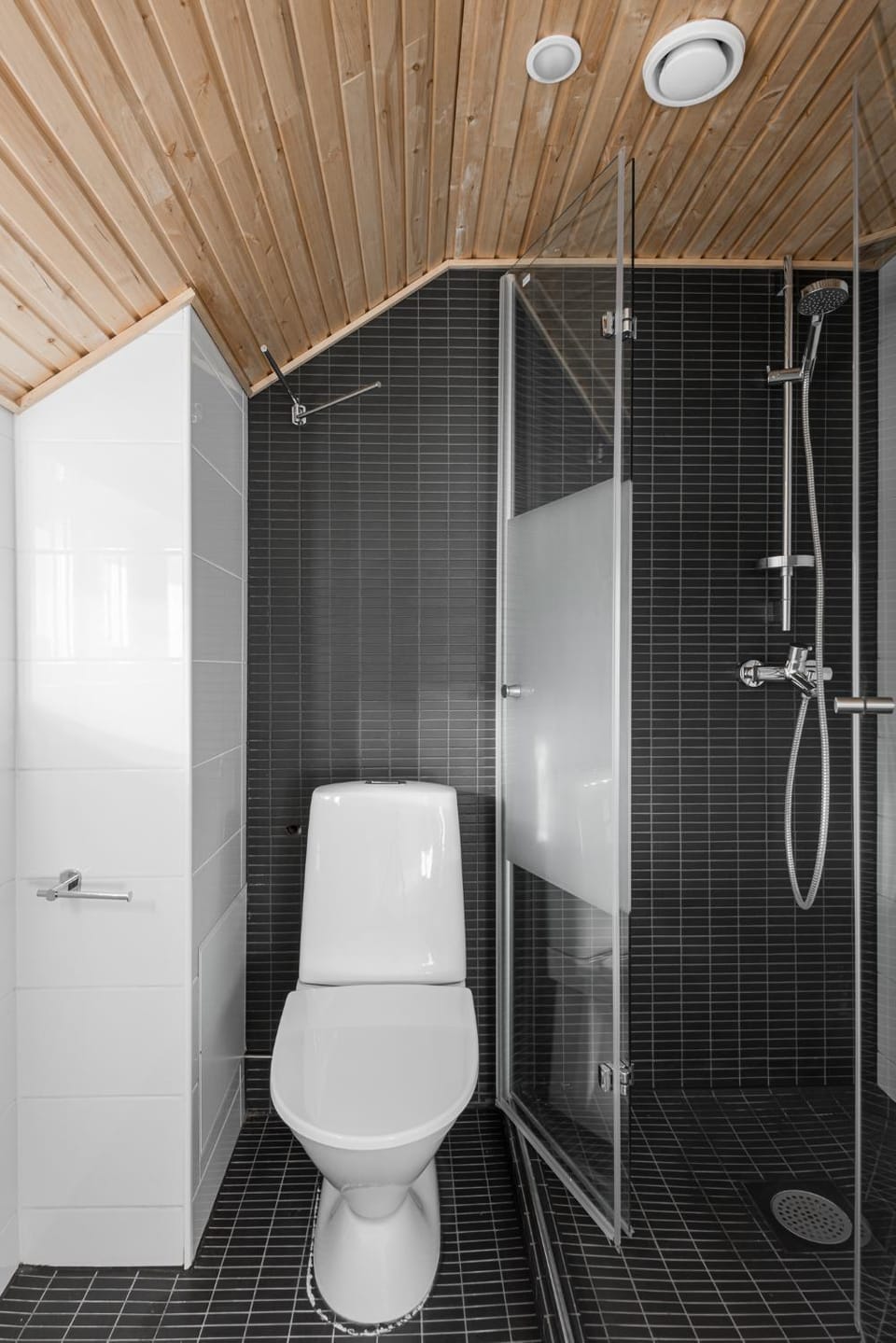 Kelluvat huvilat, Kapteeni, Reposaari Villa in Finland