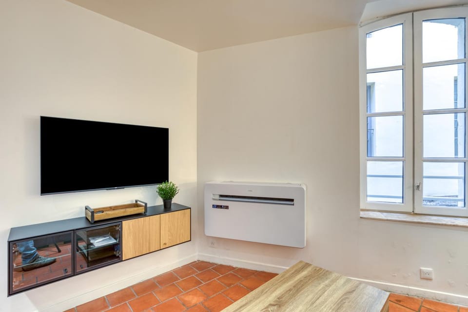 Property building, Living room