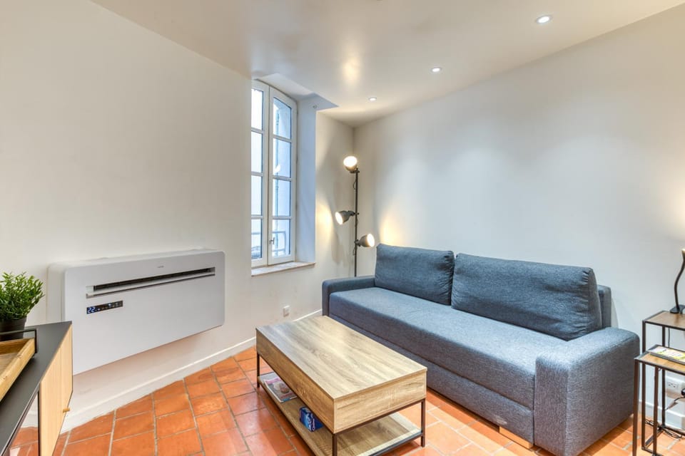 Property building, Living room